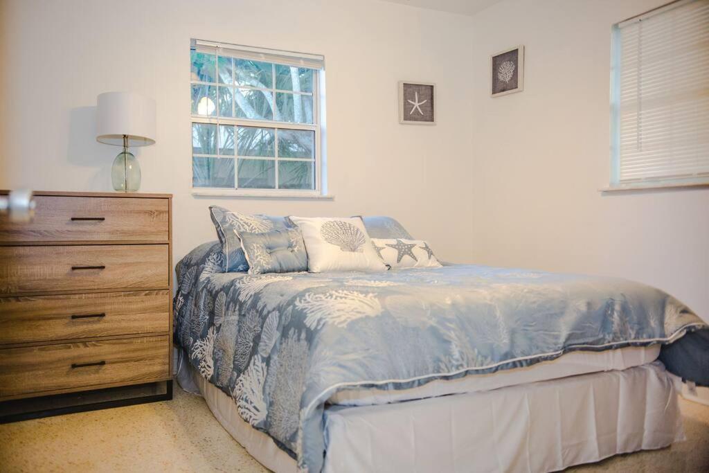 Charming Home, Minutes From The Beach Vero Beach Exterior photo
