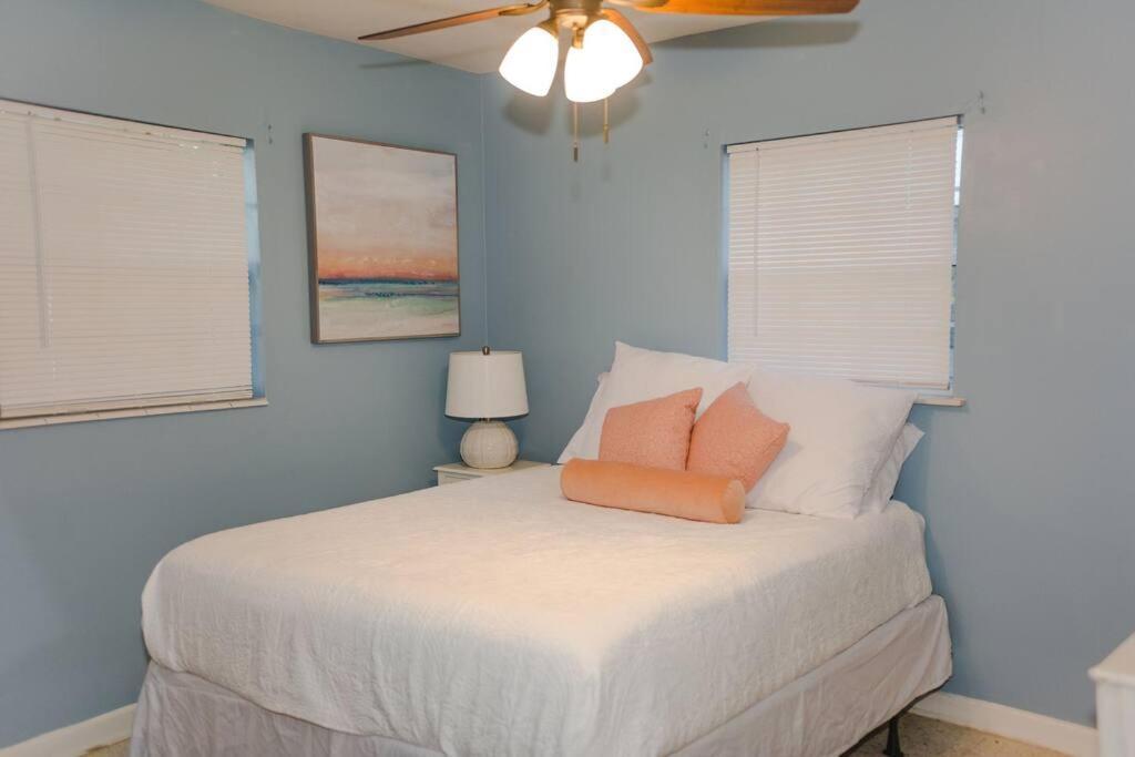 Charming Home, Minutes From The Beach Vero Beach Exterior photo